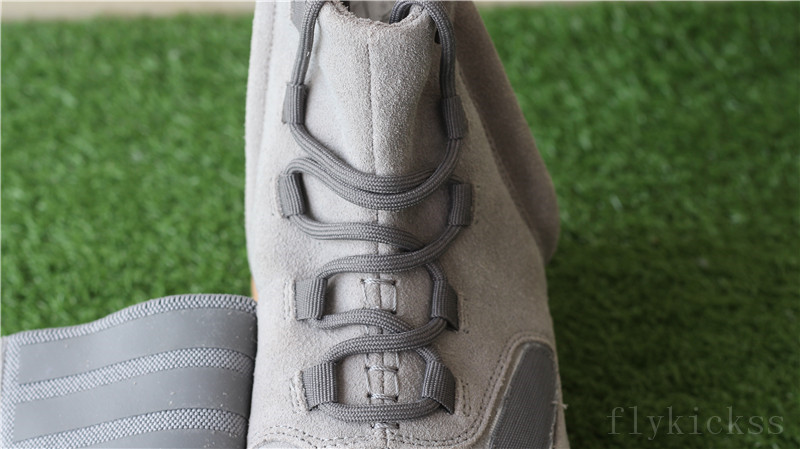 Adidas yeezy boost 750 grey gum glow in the dark